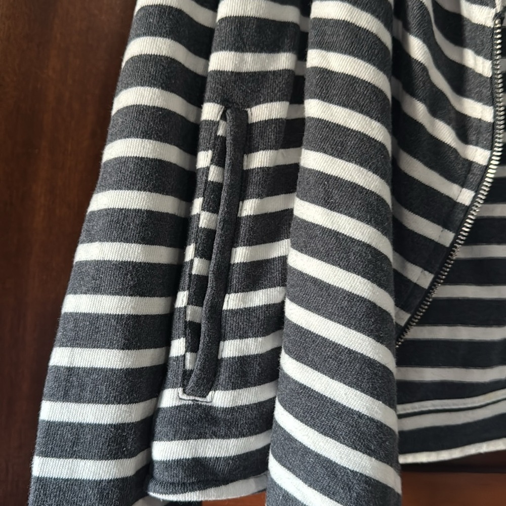 Gap Jacket Size Large. - image 3